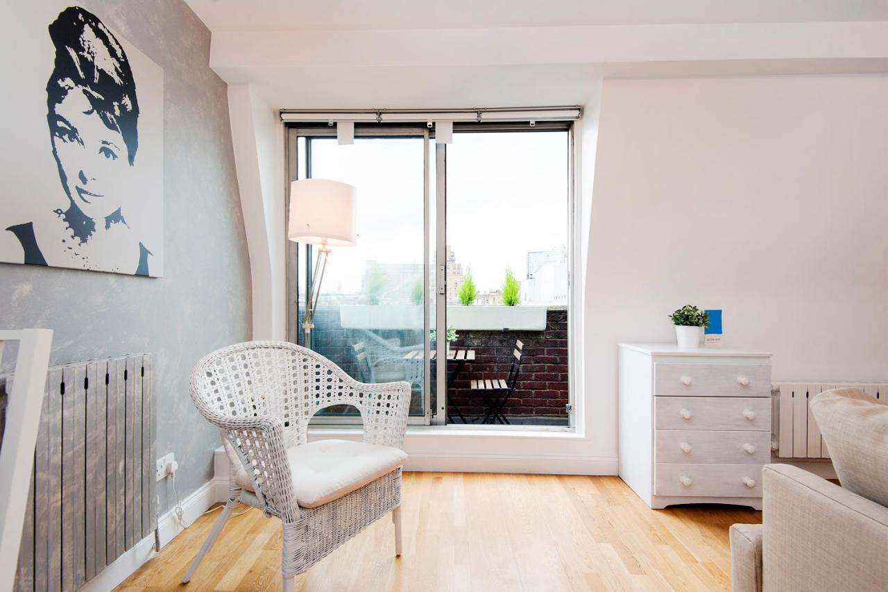 Superior One-Bedroom Apartment Balcony